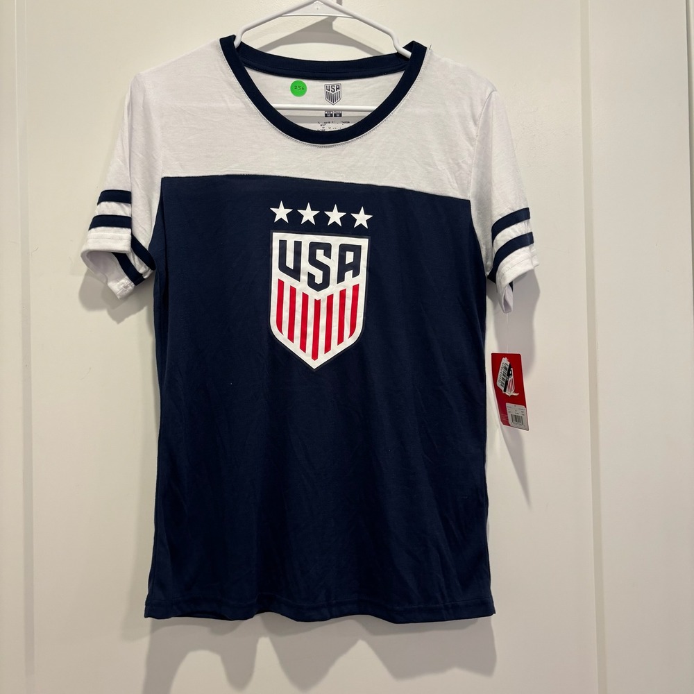 US Soccer USA Crest Navy White Colorblock T-Shirt Womens Medium NWT USWNT